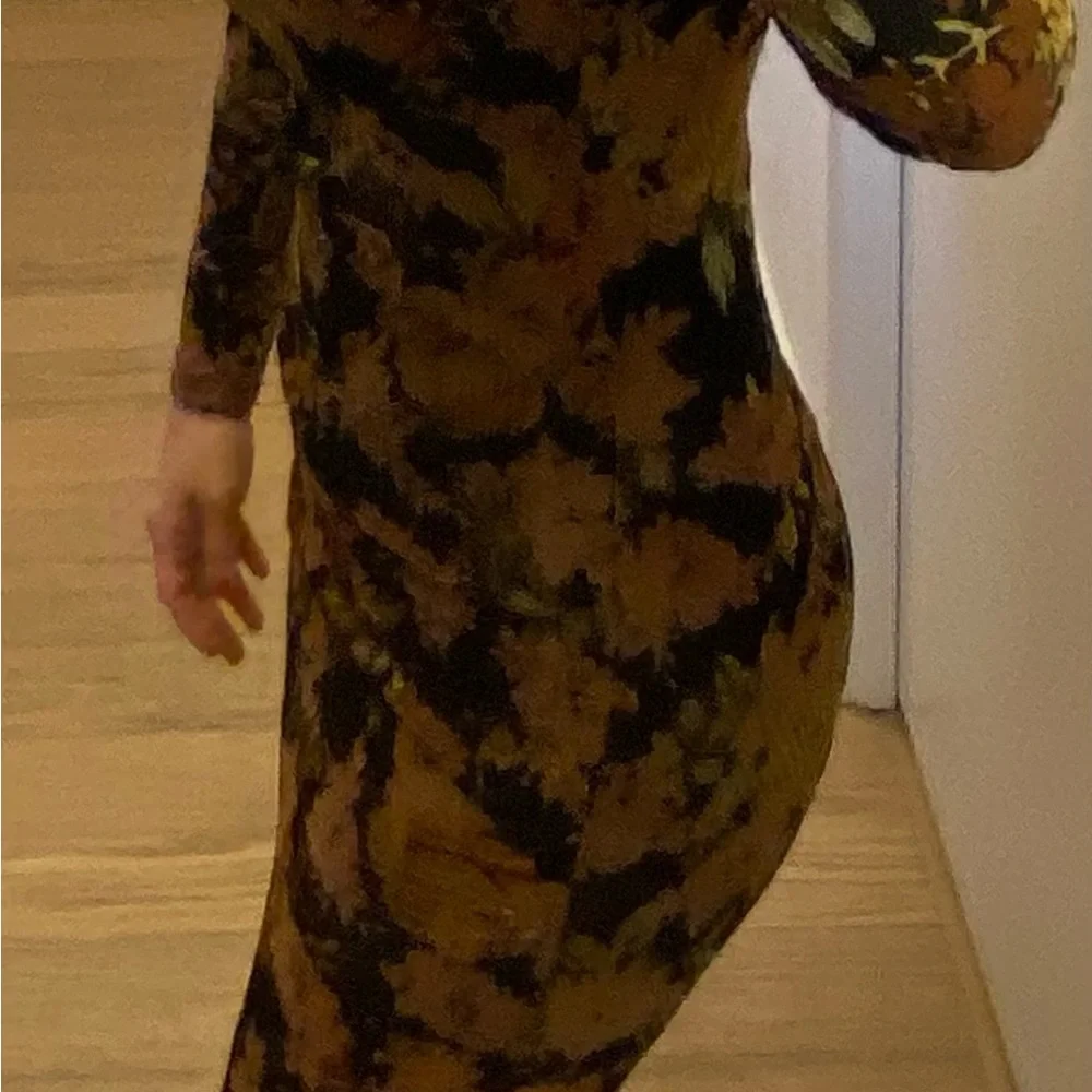 Dynamite velvet XS mini dress - Picture 2 of 5